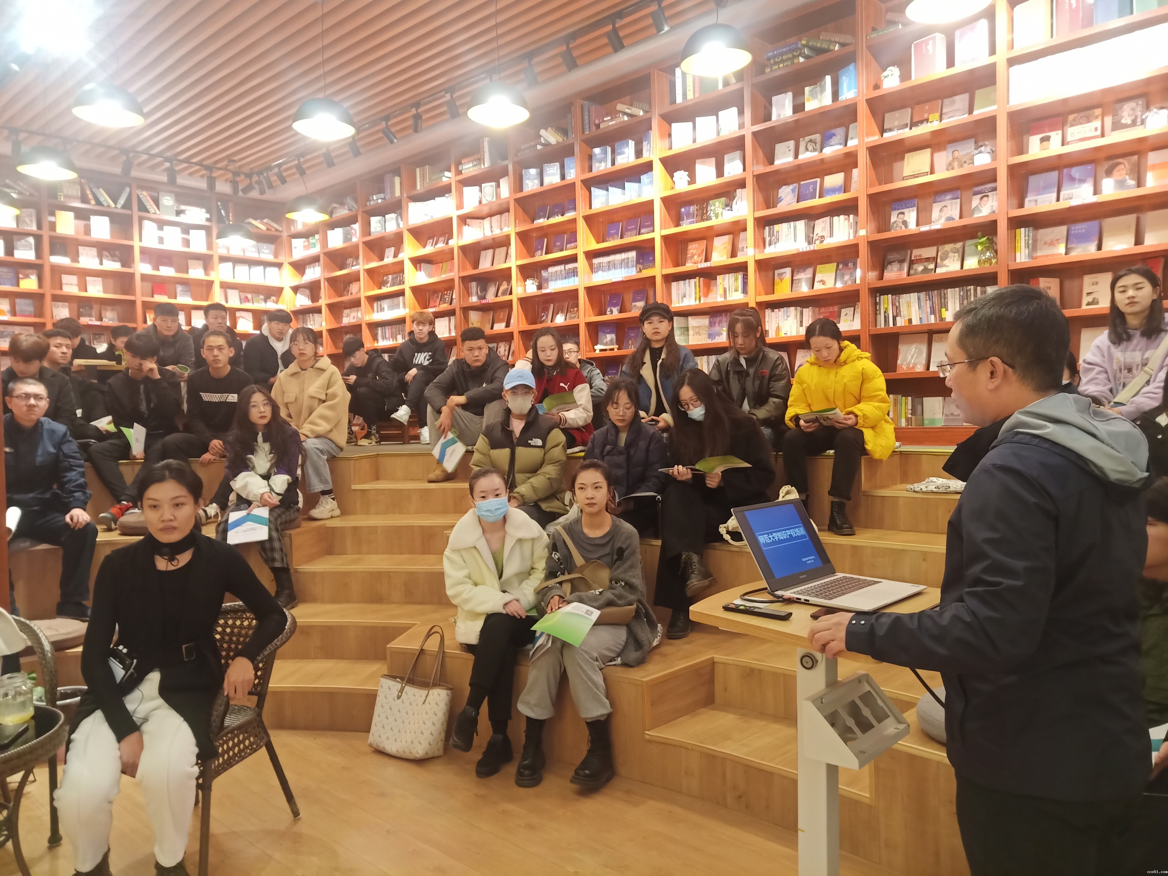 1605861921885292.jpg 1605861921885292.jpg